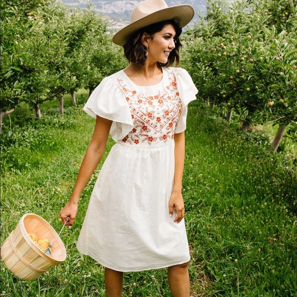EMBROIDERED CORAL FLORAL DRESS - Picture 6 of 11